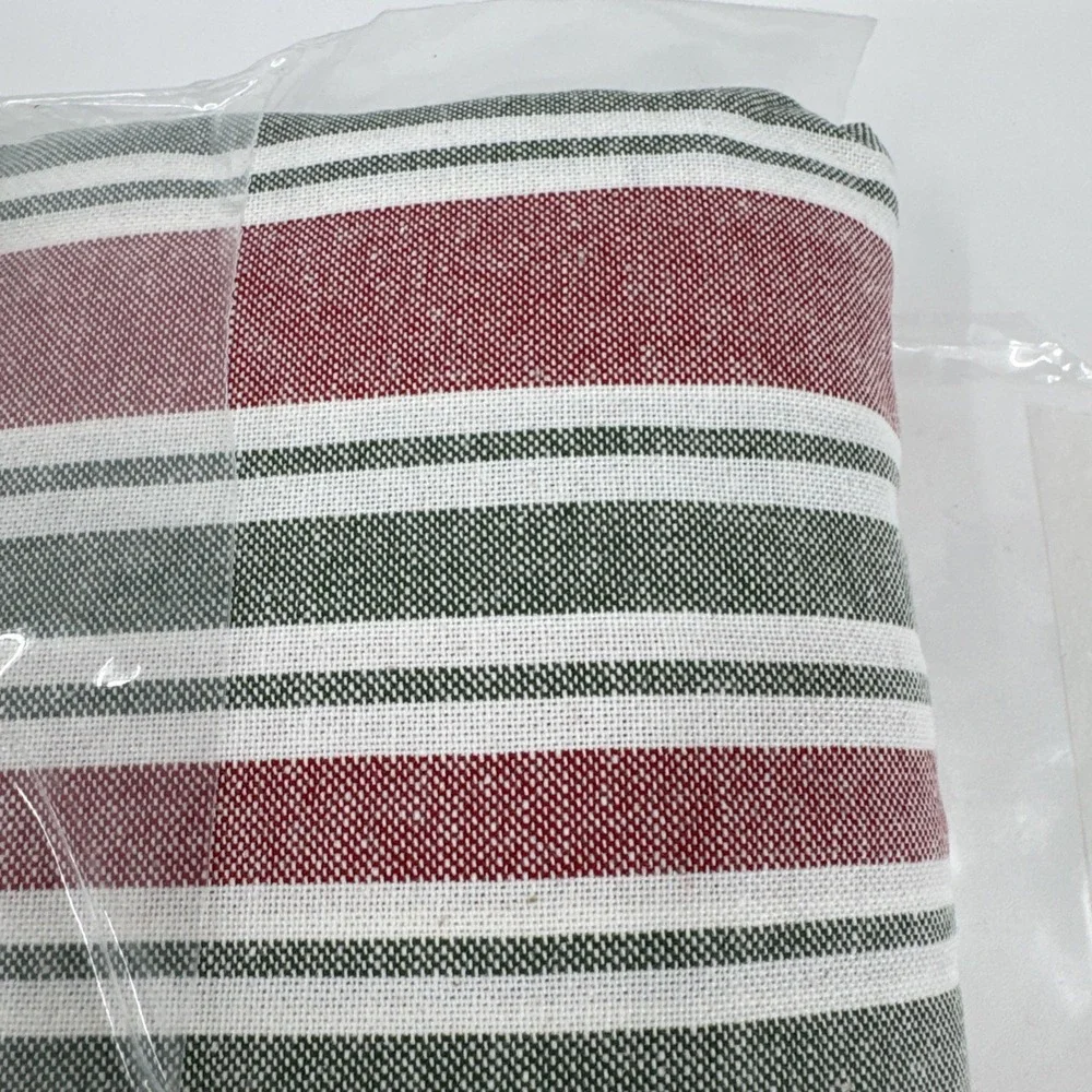 Bee & Willow Red & Green‎ Christmas Stripe Cotton Rich Tablecloth 60x84 Oblong